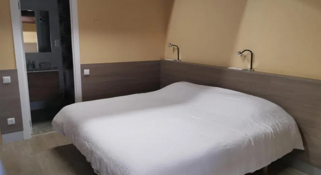 Четырёхместный номер Superior Hostal Restaurant Cal Duran