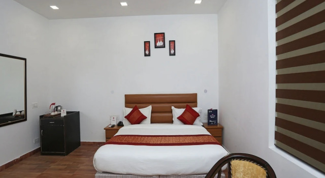 Номер Standard Amora Rooms Dwarka