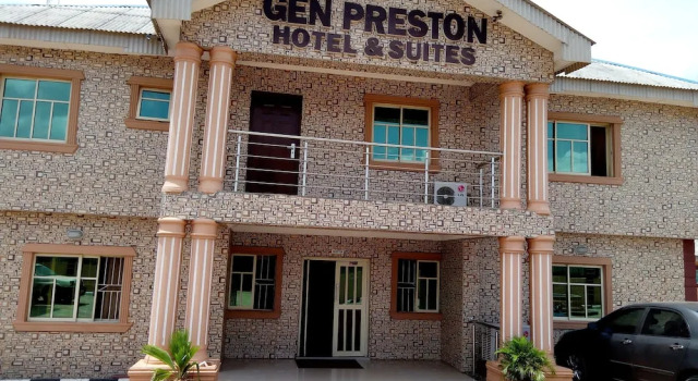 Gen-Preston Hotel & Suites, Book Hotel Hoteller i Itori med pool, Swimmingpool