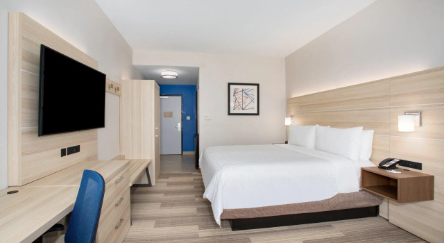Двухместный номер Standard Holiday Inn Express & Suites Phoenix Glendale Dist by IHG