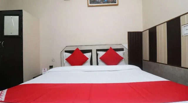 Hotel Taj Heaven By OYO Rooms