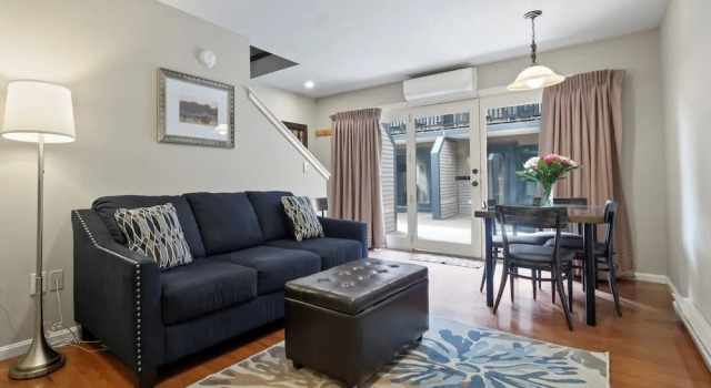 Sea Rose Suites, Varaa Hotelli Hotellit New England uima-altaalla, Uima-allas