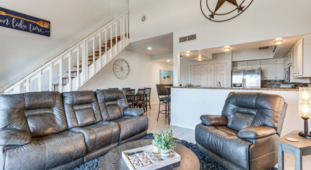 Steps to Lake Conroe! Condo w/ Balcony & Views, Varaa Huoneisto Montgomery 