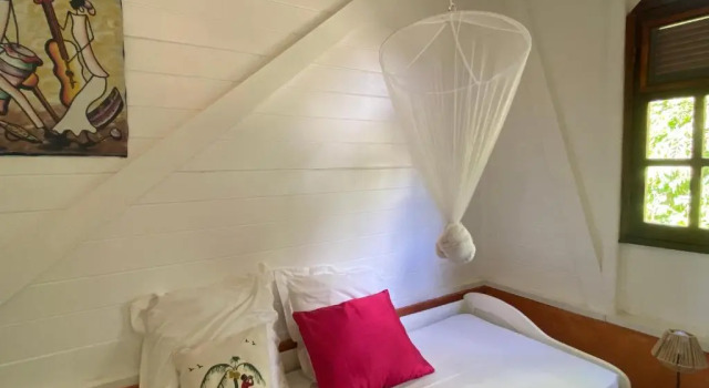 Magnifique Lodge en bois avec piscine et jardin de 800 m2, Prenota Hotel Hotel a Fort-de-France con piscina, Piscina