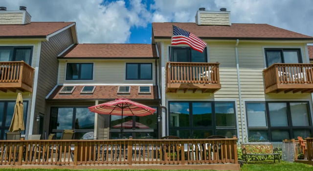 Ski Harbor 16 by Taylor Made Deep Creek, Buchen Sie Ferienhaus Hotels in Maryland mit Parkplatz, Parkplätze