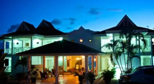 Номер Standard Мансарда Bacolet Beach Club