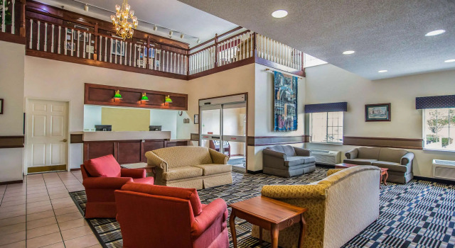 Quality Inn & Suites Dixon near I-88, Buchen Sie Hotel Dixon Illinois