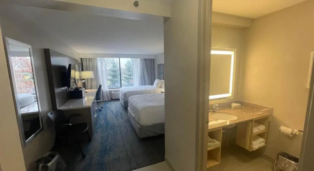 Четырёхместный номер Standard Ramada by Wyndham Cleveland Independence