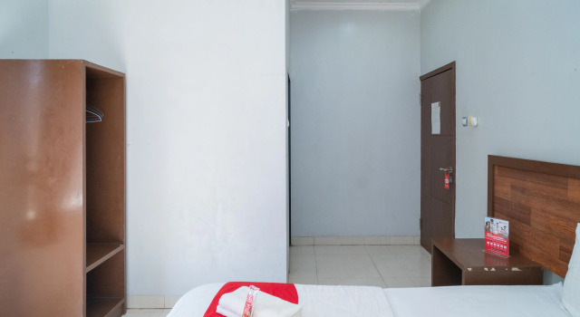 RedDoorz Syariah Near Tugu Dodol Kandangan, Book Hotel Kandangan 