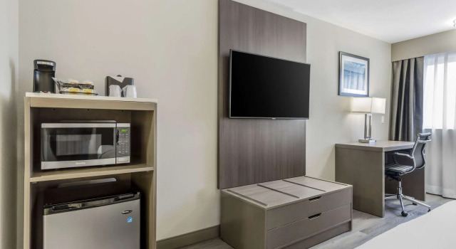 Четырёхместный номер Standard Comfort Inn & Suites Pacific - Auburn