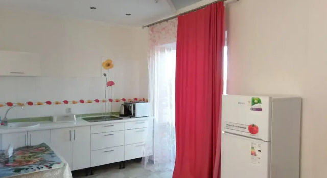Студия с балконом Apartments Galactika