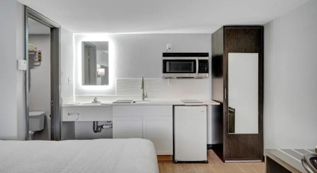 Номер Deluxe Days Inn & Suites by Wyndham Niagara Falls/Buffalo