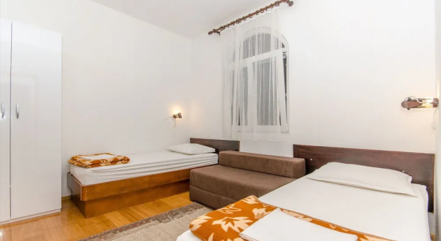 Apartments Drazen, Buchen Sie Ferienwohnung Hotels in Gespanschaft Split-Dalmatien mit Pool, Schwimmbad