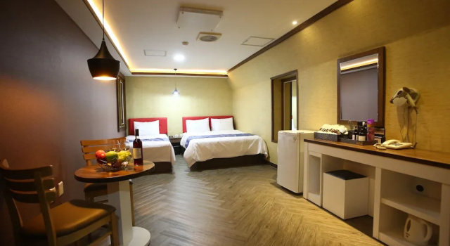 Трёхместный семейный номер Standard Dubai Motel