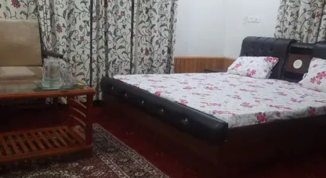 Bashaw Residency Top Rated In Srinagar Only 6 Kms from Srinagar International Airport And Only 5 Kms From Srinagar Railway Station, Забронировать Гостевой дом Гостевые дома Jammu & Kashmir Ski, Гостевой дом