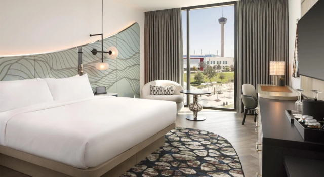Двухместный номер Accessible Deluxe The Monarch San Antonio, Curio Collection By Hilton