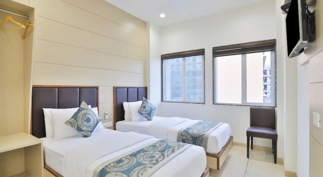 Номер Superior HOTEL SURAT