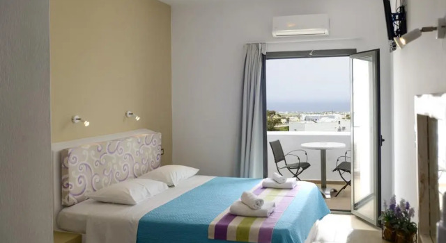Трёхместный номер Economy OMIROS HOTEL