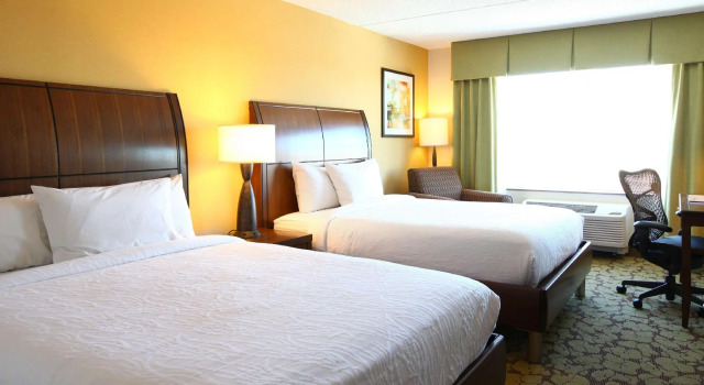 Четырёхместный номер Standard Hilton Garden Inn Olathe