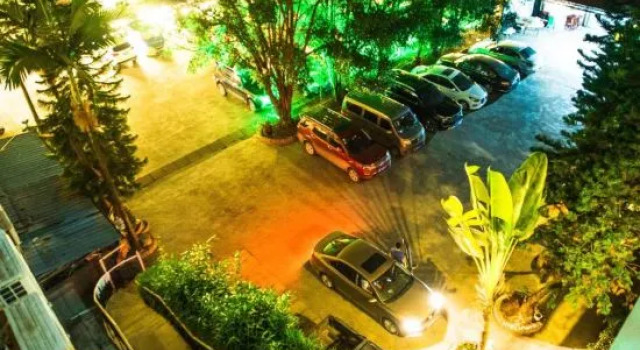 Xinhe Business Hotel, Rezerwuj Hotel Dehong Yunnan