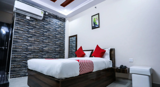 OYO 15259 Smart City