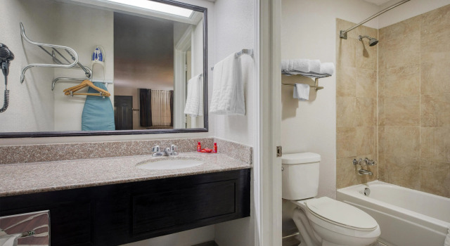 Пятиместный номер Standard SureStay Hotel by Best Western Terrell