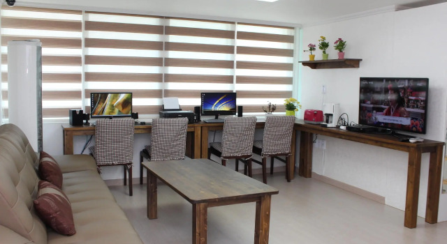 Кровать в общем номере (женский номер) Wow Hills Guest House