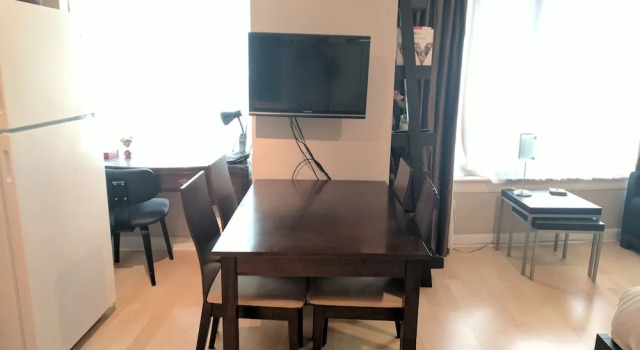 Hotel Suites near Eaton Centre, Забронировать Отель Торонто Greater Toronto Area, рядом с Театр Принцесса Уэльса