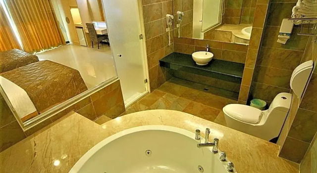 Четырёхместный номер Standard с видом на море Tranquil Sea Hotel