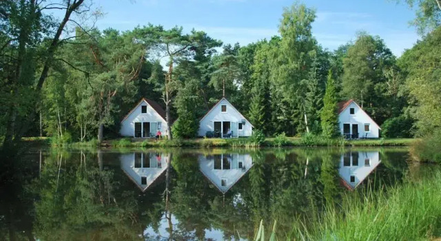 Recreatiecentrum Adelhof, Book Hotel Hoteller i Frederiksoord med parkering, Parkering
