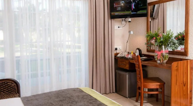 Номер Deluxe Palm Park Hotel