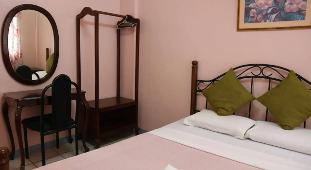 Tropical Place Hotel by RedDoorz, Prenota Hotel Città di Puerto Princesa 