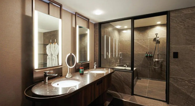 Двухместный полулюкс Отель ANA Crowne Plaza Hiroshima, an IHG Hotel
