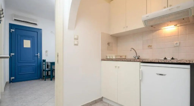 Апартаменты c 1 комнатой с балконом и с красивым видом из окна Polemis Studios & Apartments