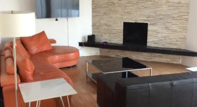 Modern private home close to Universal & Hollywood for 10, 预订 酒店 好莱坞 洛杉矶