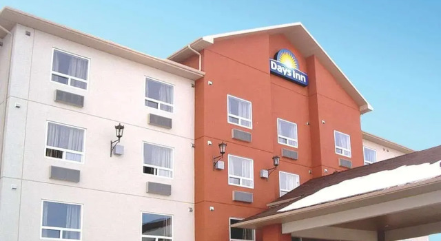 Четырёхместный номер Standard Days Inn by Wyndham Athabasca