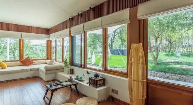 Тент с видом на внутренний двор Best White Campsort Xilong Chagu Resort