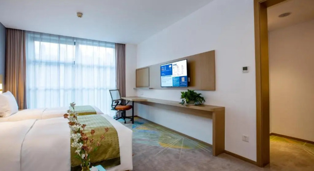 Двухместный номер Superior Holiday Inn Express Changzhou Xinbei by IHG
