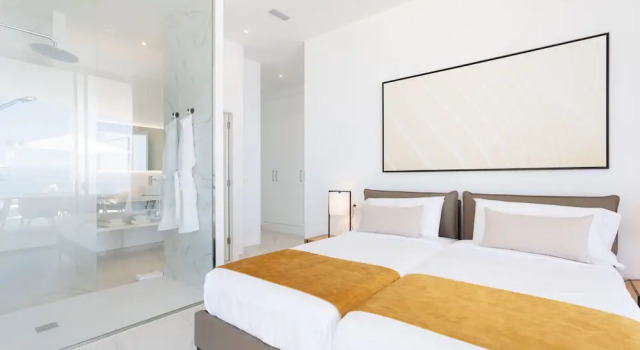 Crystal I Luxury Apartments