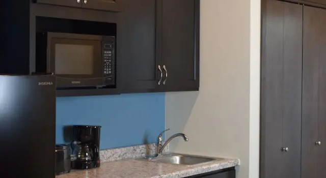 Четырёхместный номер Standard Menominee River Extended Stay Hotel
