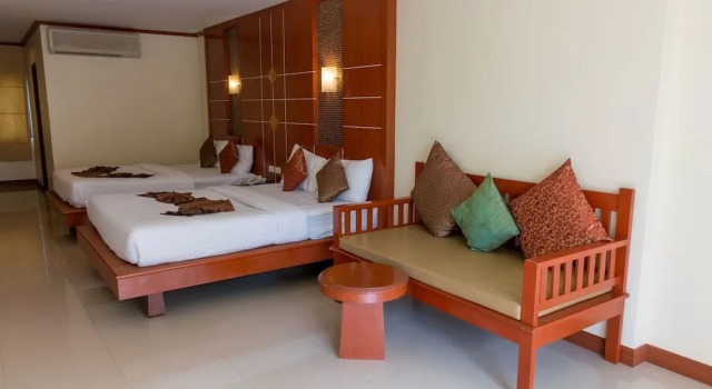 Семейный номер Standard с балконом Lanta Casuarina Beach Resort - SHA Plus