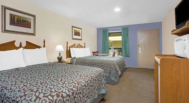 Четырёхместный номер Deluxe Park Inn by Radisson, Attalla-Gadsden