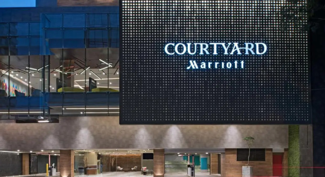 Courtyard by Marriott Guatemala City, Забронировать Отель Зона 10 , рядом с Торговый центр Plaza Fontabella