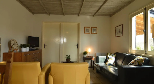 Modern Holiday Home in the Heart of France for up to 10 People, Varaa Hotelli  