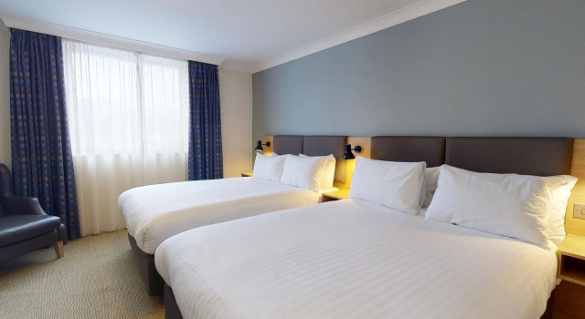 Четырёхместный номер Standard Holiday Inn Brentwood by IHG