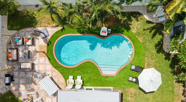 Коттедж Cozy Home at Lighthouse Point With Pool