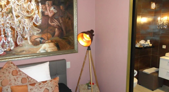 Art Of Dreams, Book Bed and Breakfast Hotels in Antwerp with a Pool, Swimming Pool