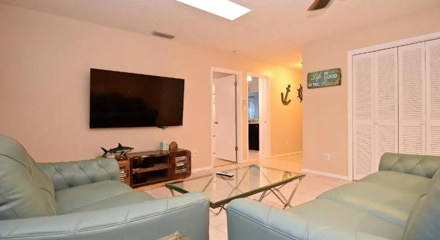Crescent Street 1138 B, Walk to the beach, Pool, 1 Bedroom, Pet Friendly, Забронировать Отель Сиеста-Ки Sarasota Area