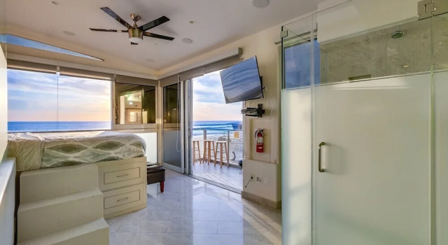 Surf Style 1 1 Bedroom 2 Bathrooms Townhouse, Забронировать Дом для отпуска Коттеджи Сан-Диего, рядом с The Promenade at Pacific Beach, Коттедж