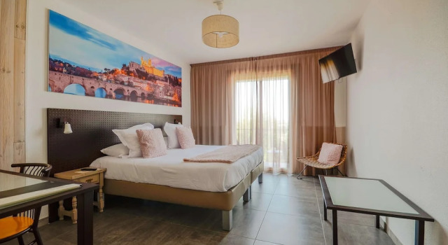 Двухместный номер Superior с балконом Sure Hotel by Best Western Beziers Le Monestie